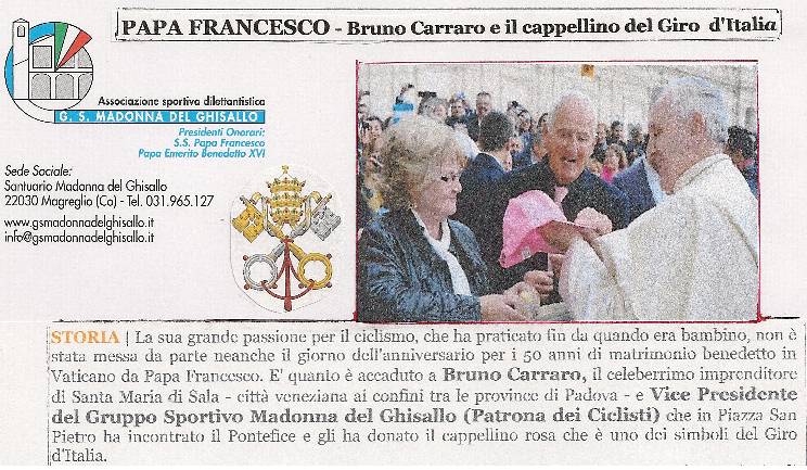 Il Ghisallo e il cappellino del Giro d'Italia da Papa Francesco